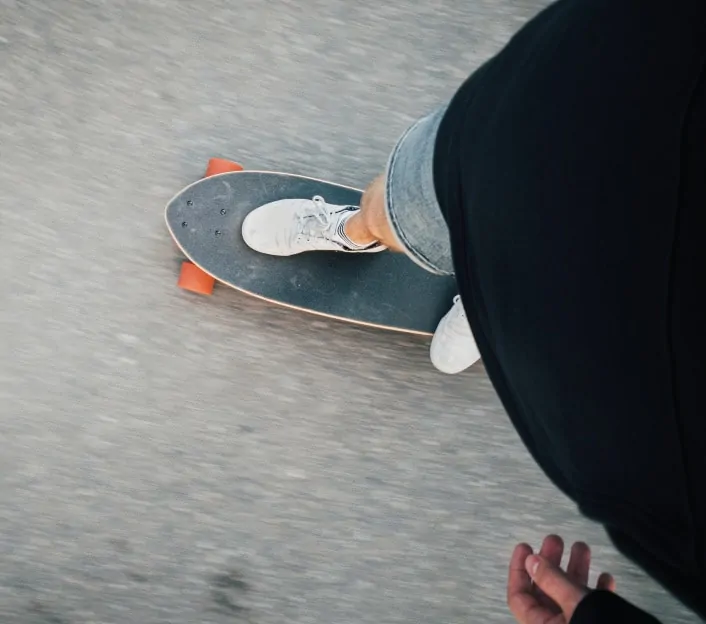 The 3 Best Longboards for Big and Heavy Guys (up to 300lbs)